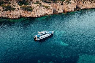 Axopar 29 XC Cross Cabin - Twin Mercury F200