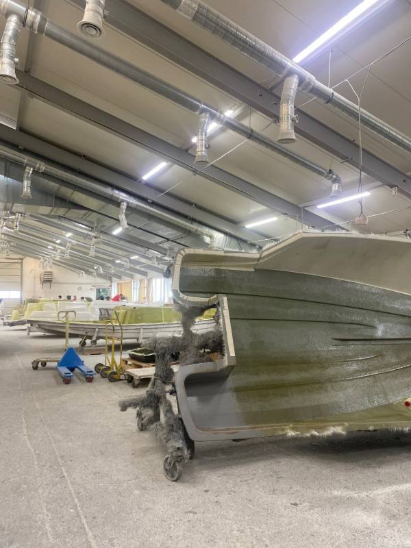 Fabriksbesøg hos Corsiva boats i 2021
