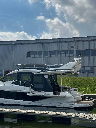 Galeon 480 FLY m/twin D8-600 og udstyr