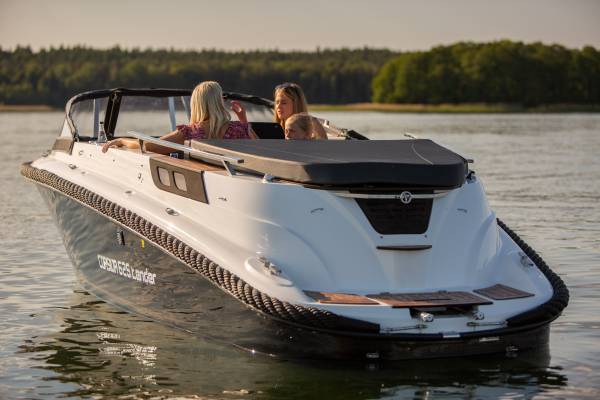 Corsiva 625 Tender 25 HK Yamaha/Udstyr