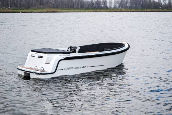 Corsiva 650 Tender - 25 HK Yamaha/Udstyr