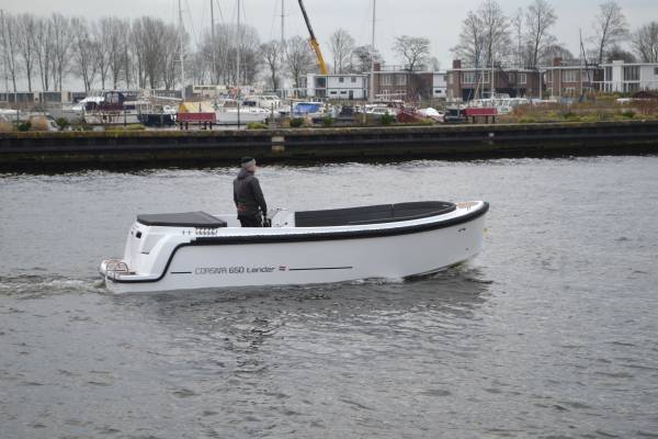 Corsiva 650 Tender DEMO - Karvin 24 hk el-maskine