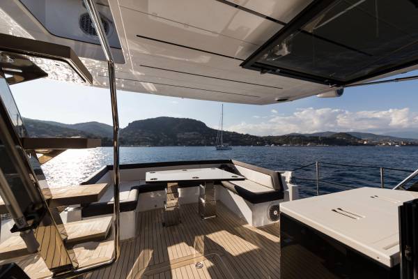 Galeon 650 SKYDECK