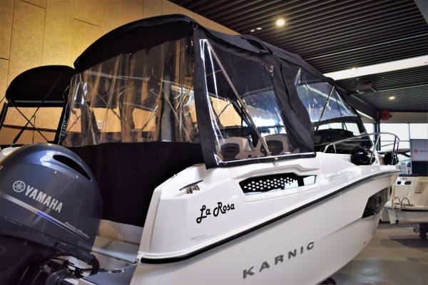 Karnic CS700 m/Yamaha F200XCA/Udstyr